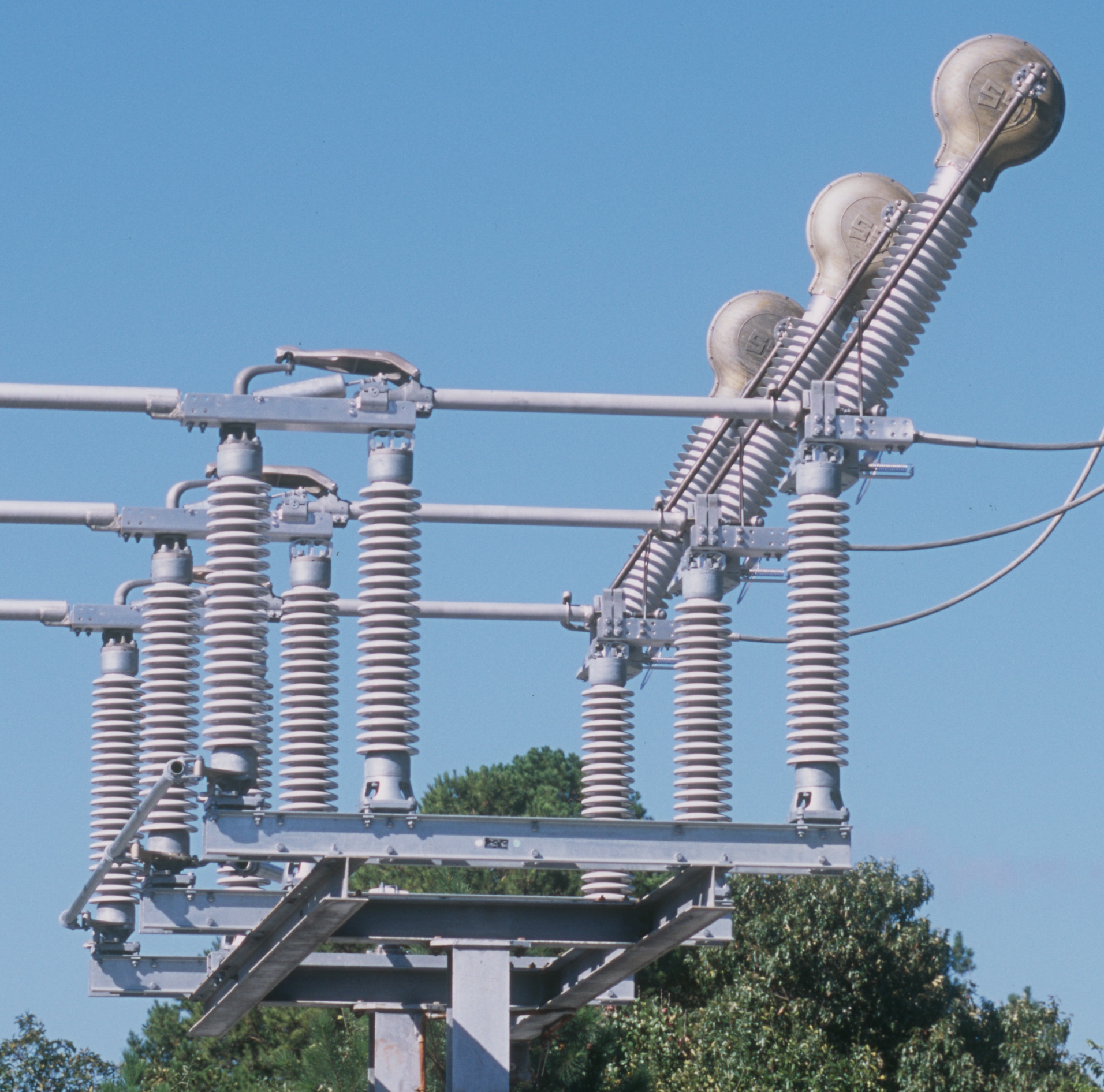 Você está visualizando atualmente PowerGenBR – contra incêndio e explosão em média e alta tensão kV. Eficiência 4.0 mais energia por menos